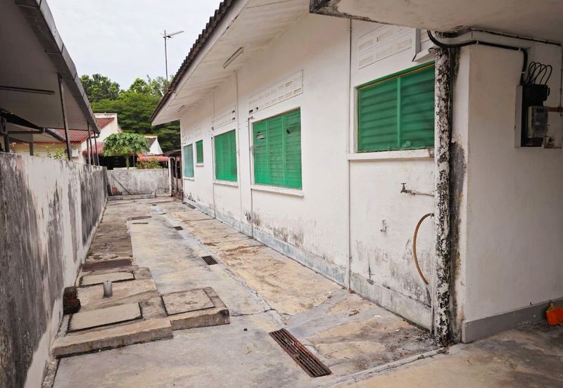 Ipoh Town Nearby Kinta Riverfront Single Storey Semi-D With Extra Land For Sale 