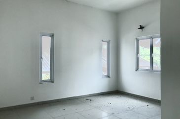 Parklane Residence Sri Klebang Double Storey Bungalow With Huge Land For Sale 