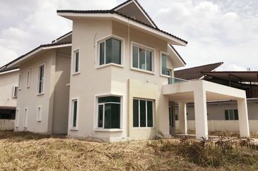 Parklane Residence Sri Klebang Double Storey Bungalow With Huge Land For Sale 