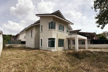 Parklane Residence Sri Klebang Double Storey Bungalow With Huge Land For Sale 