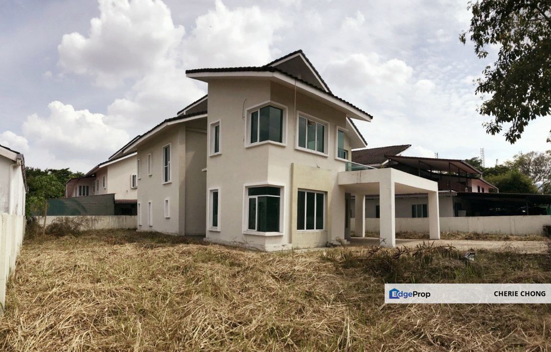 Parklane Residence Sri Klebang Double Storey Bungalow With Huge Land For Sale , Perak, Ipoh