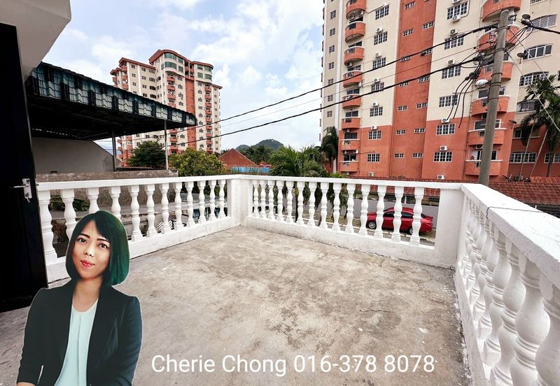 Bercham Double Storey Terrace House Corner Unit For Sale 