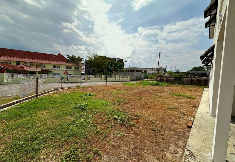 Bercham Double Storey Terrace House Corner Unit For Sale 