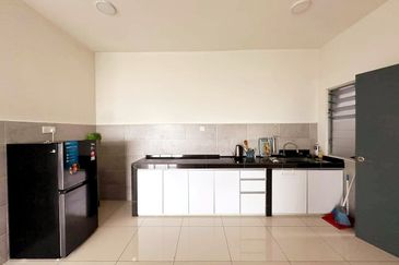 Residensi Kampung Paloh Brand New & High Floor Unit For Rent 