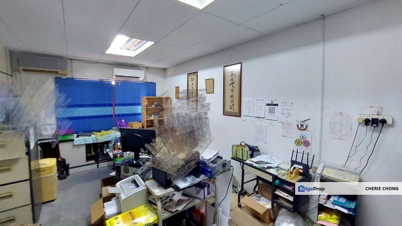 Lahat Menglembu Popular & Matured Area 1.5 Storey Semi-D Factory , Perak, Menglembu