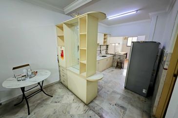 TAMAN MENGLEMBU BERLIAN