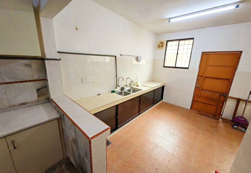 TAMAN MENGLEMBU BERLIAN