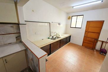 TAMAN MENGLEMBU BERLIAN