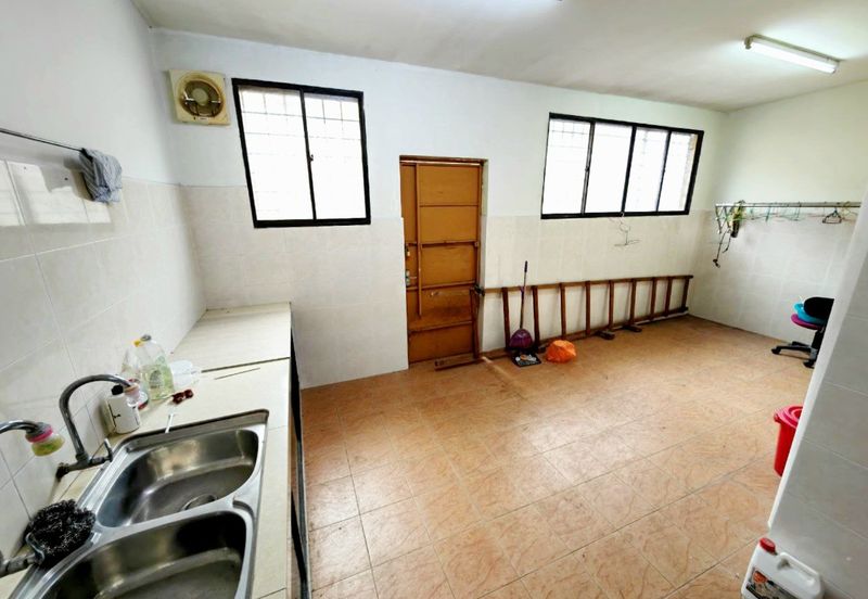 TAMAN MENGLEMBU BERLIAN