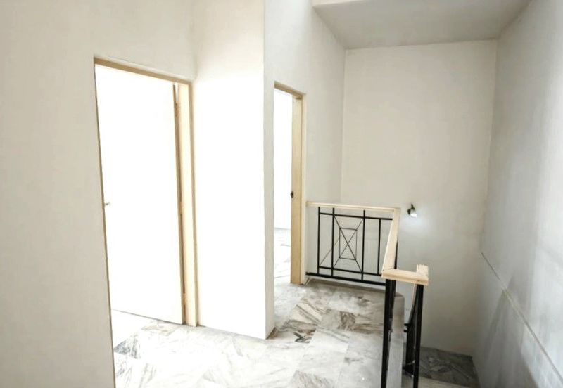 TAMAN MENGLEMBU BERLIAN