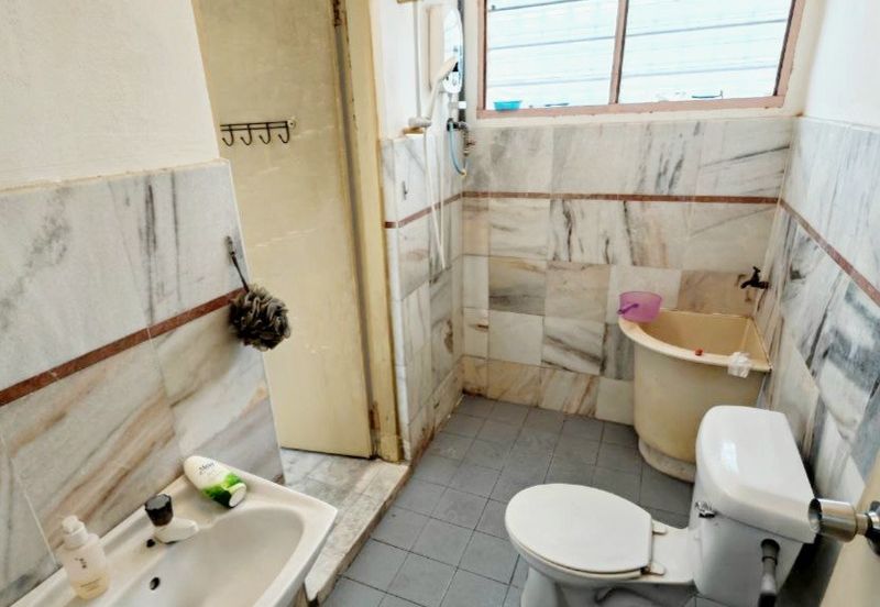 TAMAN MENGLEMBU BERLIAN