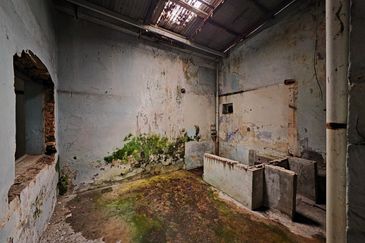 Menglembu Food Junction Super Long Retro Double Storey Shoplot 