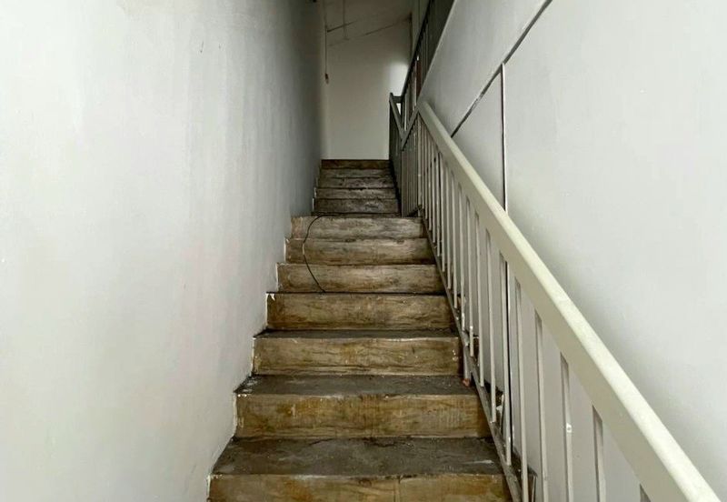 Kawasan Perindustrian Silibin 1.5 Storey Semi-D Factory Side Fully Covered Near Jelapang Menglembu Ipoh Town 