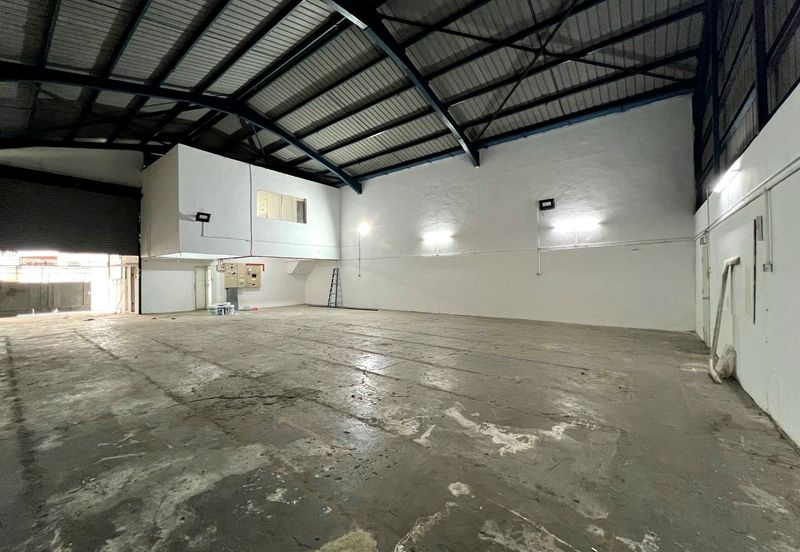 Kawasan Perindustrian Silibin 1.5 Storey Semi-D Factory Side Fully Covered Near Jelapang Menglembu Ipoh Town 