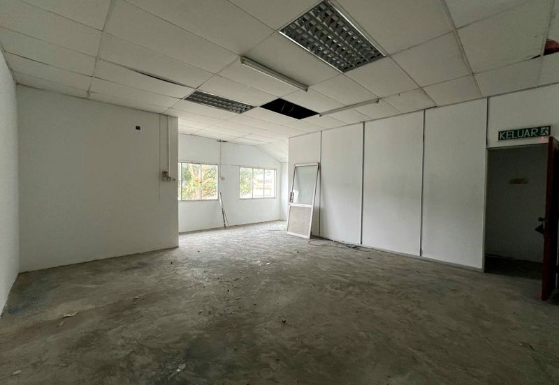 Kawasan Perindustrian Silibin 1.5 Storey Semi-D Factory Side Fully Covered Near Jelapang Menglembu Ipoh Town 