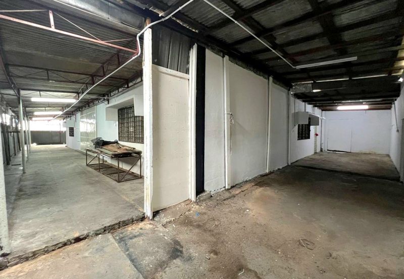 Kawasan Perindustrian Silibin 1.5 Storey Semi-D Factory Side Fully Covered Near Jelapang Menglembu Ipoh Town 