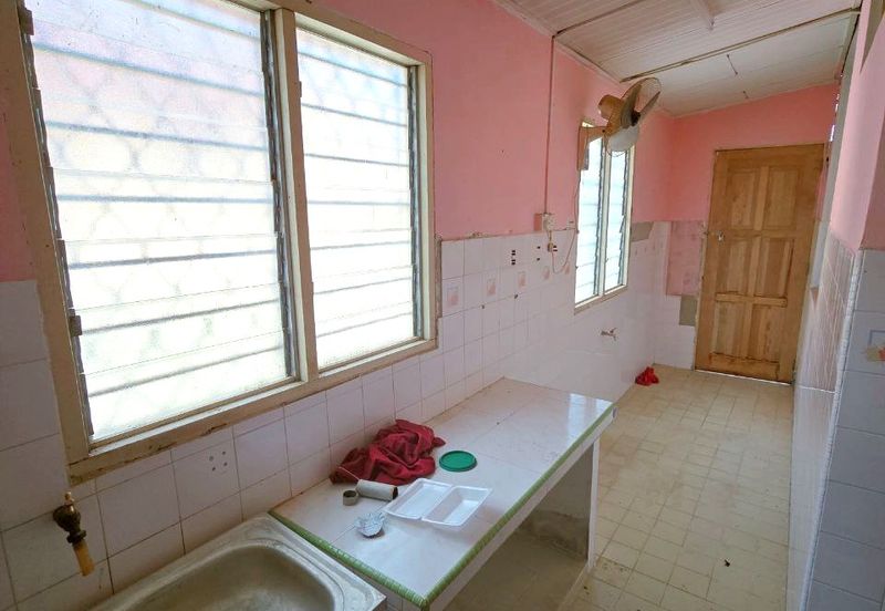 Kuala Kangsar Taman Bunga Raya Spacious Single Storey Corner House Near Town