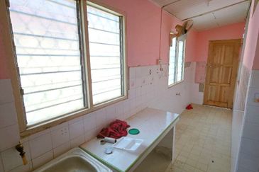 Kuala Kangsar Taman Bunga Raya Spacious Single Storey Corner House Near Town