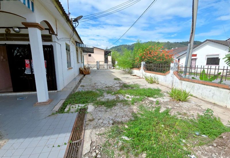 Kuala Kangsar Taman Bunga Raya Spacious Single Storey Corner House Near Town