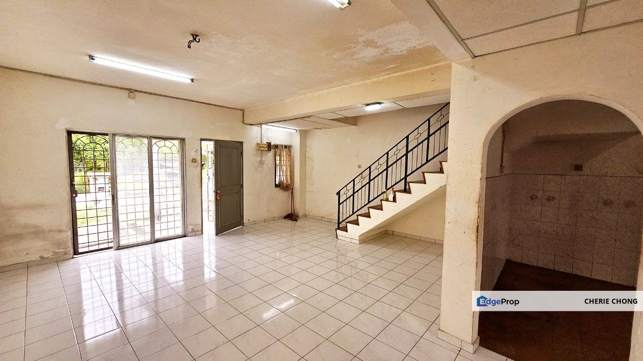 Bercham Taman Pakatan Jaya Double Storey Terrace House Facing Empty ...