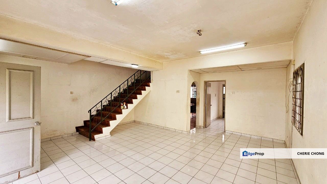 Bercham Taman Pakatan Jaya Double Storey Terrace House Facing Empty ...