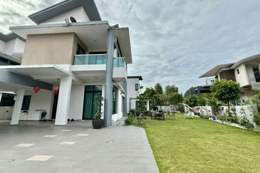 Tambun Ipoh Uplands Luxury 3 Storey Bungalow Corner House With Private Lift & Spacious Modern Design 