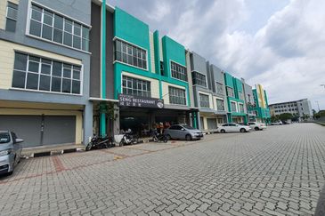 Jalan Lahat Pusat Perniagaan Falim@Tin City Freehold 3 Storey Shoplot Endlot Unit Near Ipoh Town & Easy Access Toll