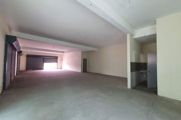 Jalan Lahat Pusat Perniagaan Falim@Tin City Freehold 3 Storey Shoplot Endlot Unit Near Ipoh Town & Easy Access Toll