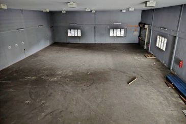 Kawasan Perindustrian Sri Rapat Prime Area Corner Factory High Ceiling Space Easy Toll Access