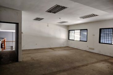 Kawasan Perindustrian Sri Rapat Prime Area Corner Factory High Ceiling Space Easy Toll Access