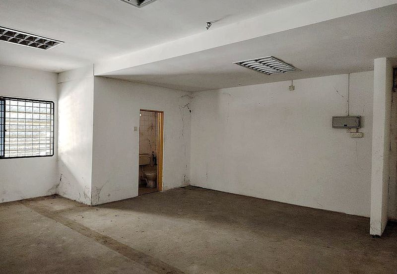 Kawasan Perindustrian Sri Rapat Prime Area Corner Factory High Ceiling Space Easy Toll Access