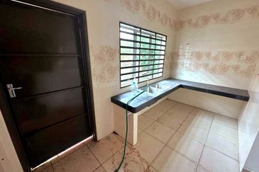 Tanjung Rambutan Brand New 2 Storey Terrace House Corner Unit With Extra Land 