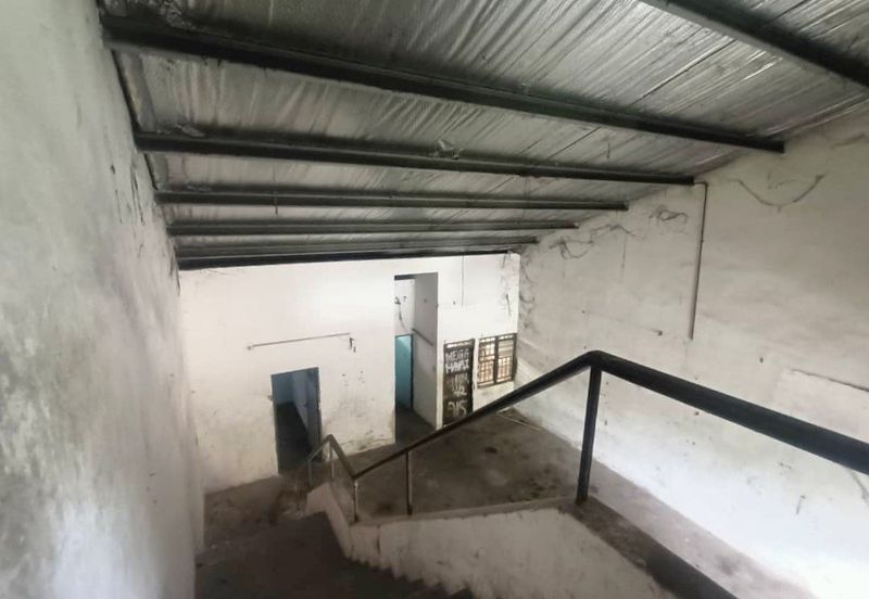 Kawasan Perindustrian Bercham 1.5 Storey Terrace Factory With Ample Parking Spaces 