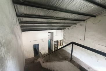 Kawasan Perindustrian Bercham 1.5 Storey Terrace Factory With Ample Parking Spaces 