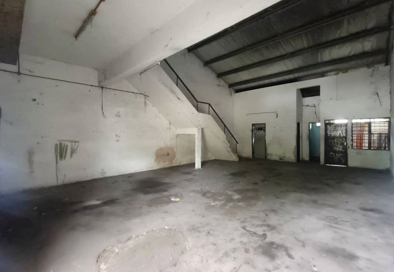 Kawasan Perindustrian Bercham 1.5 Storey Terrace Factory With Ample Parking Spaces 
