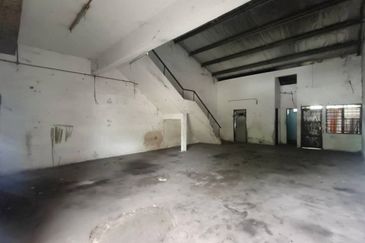 Kawasan Perindustrian Bercham 1.5 Storey Terrace Factory With Ample Parking Spaces 