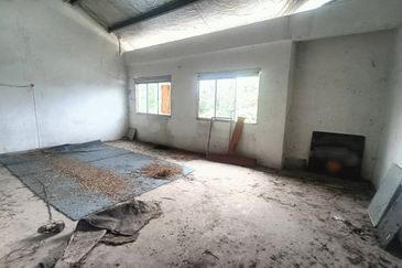 Kawasan Perindustrian Bercham 1.5 Storey Terrace Factory With Ample Parking Spaces 