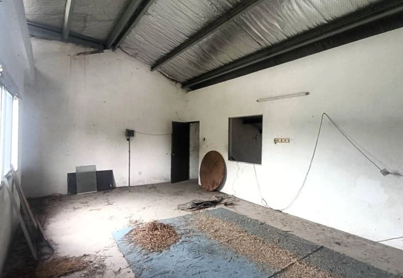 Kawasan Perindustrian Bercham 1.5 Storey Terrace Factory With Ample Parking Spaces 