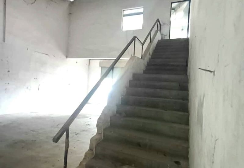 Kawasan Perindustrian Bercham 1.5 Storey Terrace Factory With Ample Parking Spaces 