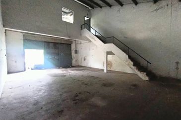 Kawasan Perindustrian Bercham 1.5 Storey Terrace Factory With Ample Parking Spaces 