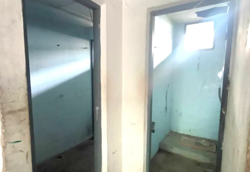 Kawasan Perindustrian Bercham 1.5 Storey Terrace Factory With Ample Parking Spaces 