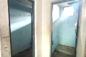 Kawasan Perindustrian Bercham 1.5 Storey Terrace Factory With Ample Parking Spaces 