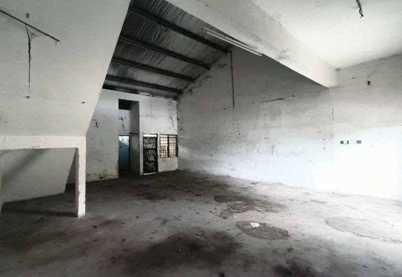 Kawasan Perindustrian Bercham 1.5 Storey Terrace Factory With Ample Parking Spaces 