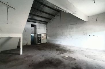 Kawasan Perindustrian Bercham 1.5 Storey Terrace Factory With Ample Parking Spaces 