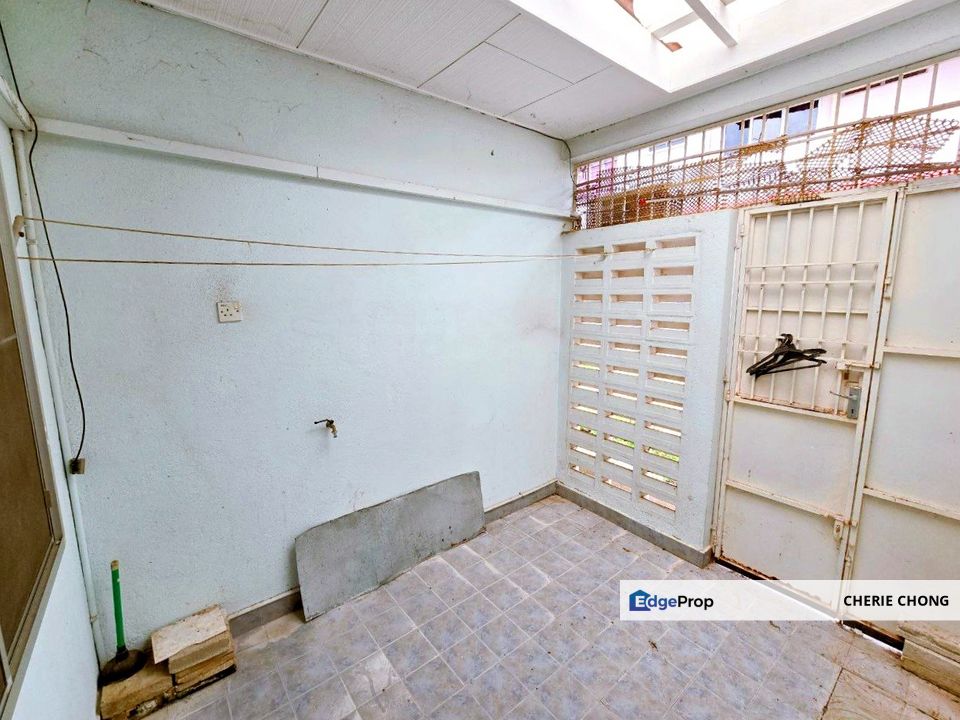 Kuala Kangsar Taman Bunga Raya Double Storey Terrace House Facing Field Main Road , Perak, Kuala Kangsar