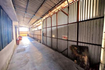 Kawasan Perindustrian Menglembu Strategic Fully Covered 1.5 Storey Semi-D Factory 