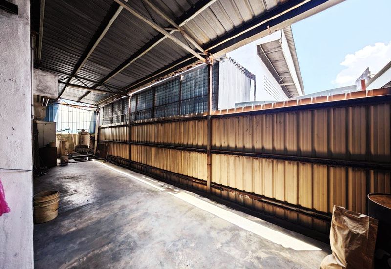 Kawasan Perindustrian Menglembu Strategic Fully Covered 1.5 Storey Semi-D Factory 