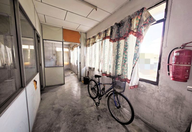 Kawasan Perindustrian Menglembu Strategic Fully Covered 1.5 Storey Semi-D Factory 