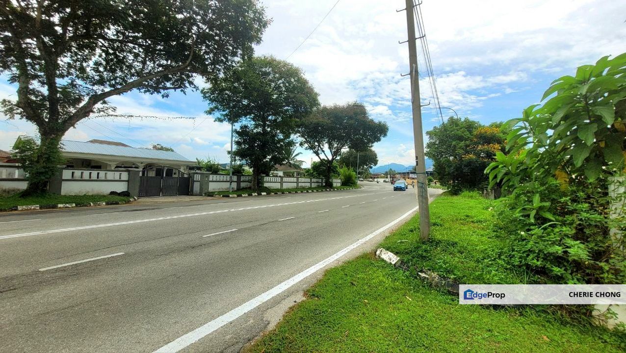 Gunung Rapat Freehold Spacious Single-Storey Bungalow Facing Main Road Suitable Commercial Use, Perak, Ipoh