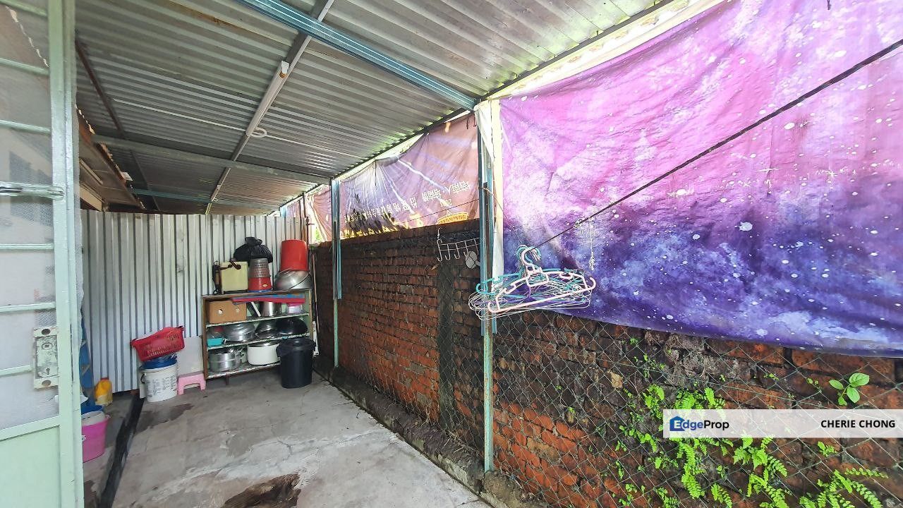 Gunung Rapat Freehold Spacious Single-Storey Bungalow Facing Main Road Suitable Commercial Use, Perak, Ipoh